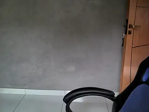 Snapshot of Gust027 chatting on 04-13-26, 05:18 Gust027 online show from 04-13-26, 05:18