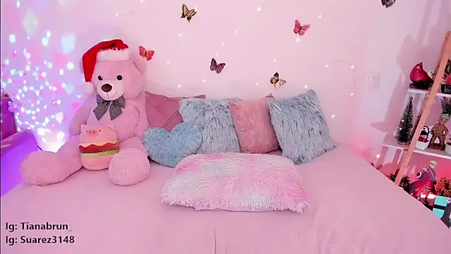 Snapshot of Zara_uwu_ chatting on 01-15-25, 01:41 Zara uwu online show from 01-15-25, 01:41