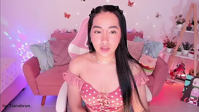 Snapshot of Zara_uwu_ chatting on 09-20-25, 11:00 Zara uwu online show from 09-20-25, 11:00