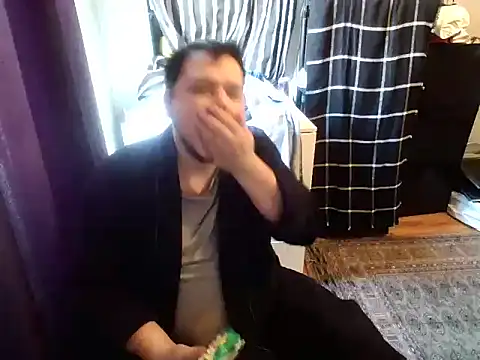 Snapshot of Bebemickey75 chatting on 03-15-25, 03:27 Bebemickey75 online show from 03-15-25, 03:27