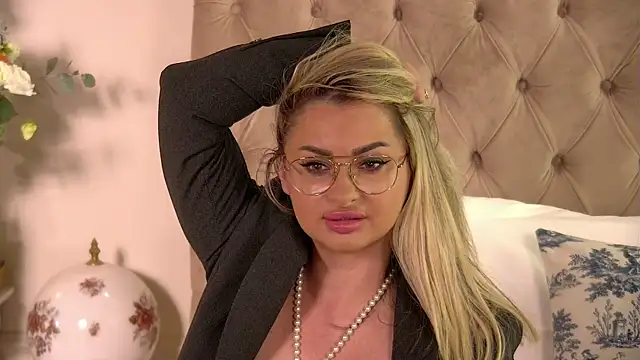 Denisse Perry online show from 09-10-25, 11:05