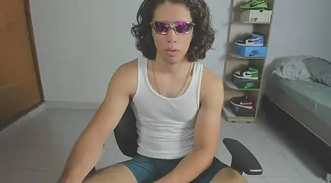 imtonny19 online show from 02-18-25, 01:43