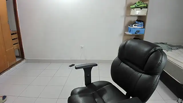 imtonny19 online show from 03-12-25, 12:42