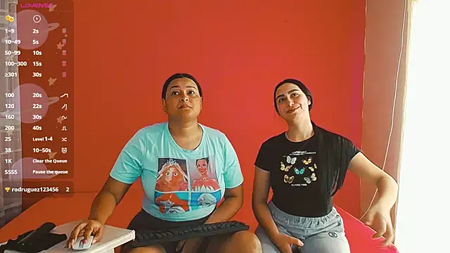 Snapshot of violeta_rous chatting on 03-10-25, 06:23 violeta rous online show from 03-10-25, 06:23