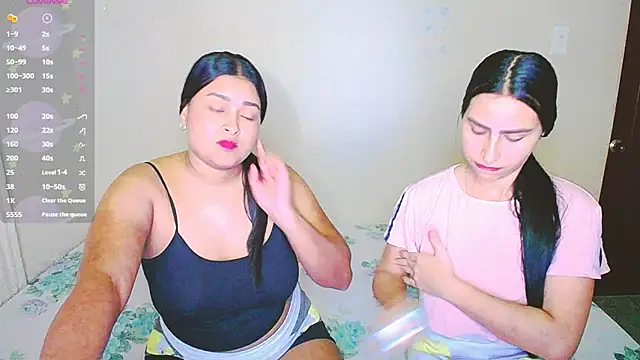 Snapshot of violeta_rous chatting on 03-19-25, 10:22 violeta rous online show from 03-19-25, 10:22