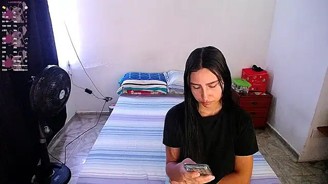 Snapshot of violeta_rous chatting on 11-08-25, 06:29 violeta rous online show from 11-08-25, 06:29