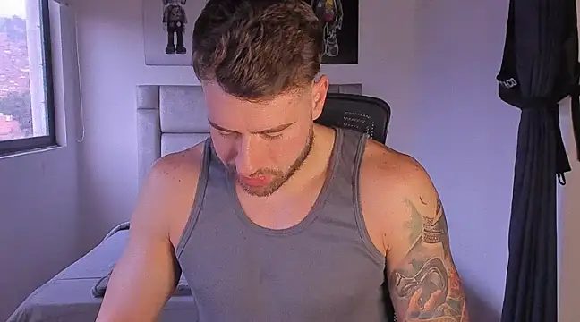 Snapshot of paul_rogerr chatting on 02-19-25, 12:33 paul rogerr online show from 02-19-25, 12:33