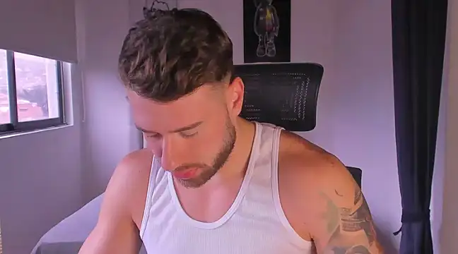 Snapshot of paul_rogerr chatting on 03-12-25, 12:47 paul rogerr online show from 03-12-25, 12:47