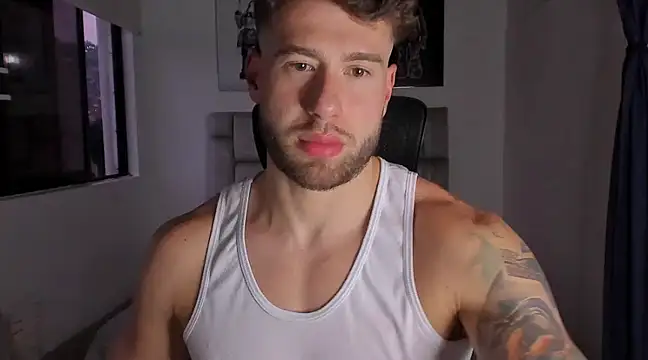 Snapshot of paul_rogerr chatting on 03-14-25, 11:22 paul rogerr online show from 03-14-25, 11:22