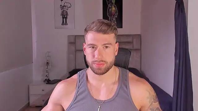 Snapshot of paul_rogerr chatting on 10-08-25, 10:18 paul rogerr online show from 10-08-25, 10:18