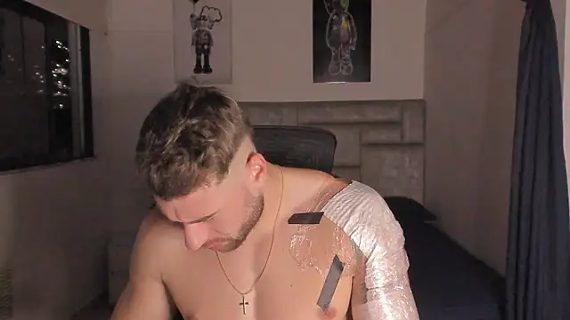 Snapshot of paul_rogerr chatting on 10-29-25, 06:04 paul rogerr online show from 10-29-25, 06:04