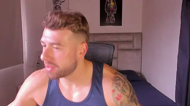 Snapshot of paul_rogerr chatting on 12-05-25, 01:52 paul rogerr online show from 12-05-25, 01:52