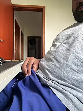 Snapshot of Tintola chatting on 01-15-26, 05:38 Tintola online show from 01-15-26, 05:38