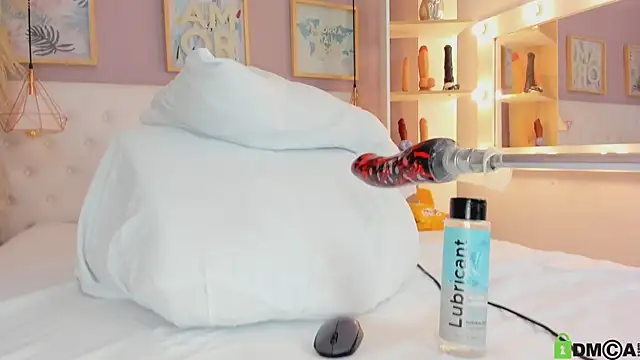 julyanna  online show from 12-02-25, 08:37