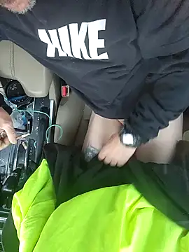 Snapshot of deepstroker42071 chatting on 02-16-25, 01:27 deepstroker42071 online show from 02-16-25, 01:27