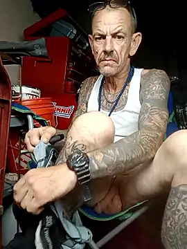 Snapshot of deepstroker42071 chatting on 10-11-25, 11:42 deepstroker42071 online show from 10-11-25, 11:42