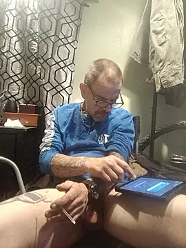 Snapshot of deepstroker42071 chatting on 11-27-25, 03:52 deepstroker42071 online show from 11-27-25, 03:52