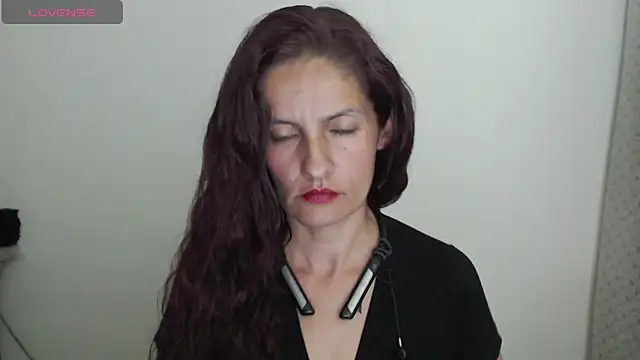 Snapshot of catalina_duran1 chatting on 06-05-26, 05:14 catalina duran1 online show from 06-05-26, 05:14