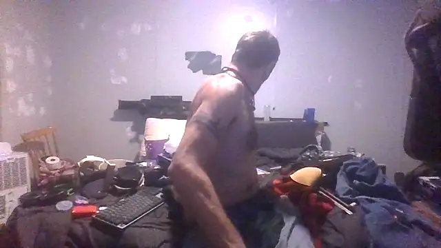 Snapshot of Bi_curious86 chatting on 05-02-26, 03:11 Bi curious86 online show from 05-02-26, 03:11