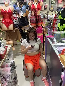 Snapshot of ROSALIALUCY chatting on 01-15-25, 08:16 ROSALIALUCY online show from 01-15-25, 08:16