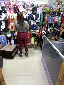 Snapshot of ROSALIALUCY chatting on 10-07-25, 11:51 ROSALIALUCY online show from 10-07-25, 11:51