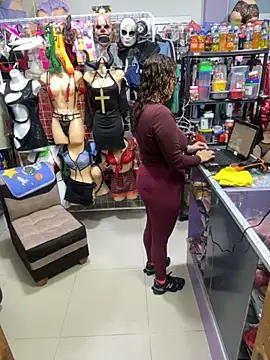 Snapshot of ROSALIALUCY chatting on 11-05-25, 11:43 ROSALIALUCY online show from 11-05-25, 11:43