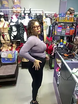 Snapshot of ROSALIALUCY chatting on 02-01-26, 12:04 ROSALIALUCY online show from 02-01-26, 12:04