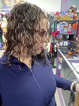 Snapshot of ROSALIALUCY chatting on 02-09-26, 01:04 ROSALIALUCY online show from 02-09-26, 01:04