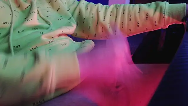 Snapshot of auilein chatting on 02-01-25, 09:40 auilein online show from 02-01-25, 09:40