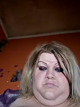 Snapshot of ducicsajsziii chatting on 05-16-26, 01:13 ducicsajsziii online show from 05-16-26, 01:13