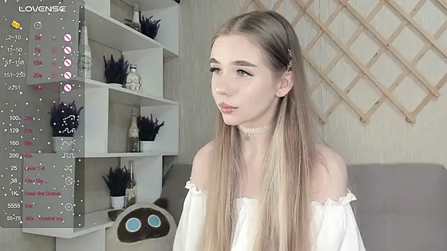 Snapshot of AutoBaby chatting on 11-19-25, 10:26 AutoBaby online show from 11-19-25, 10:26