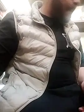 Snapshot of Fouzi1234bhm chatting on 10-20-25, 01:33 Fouzi1234bhm online show from 10-20-25, 01:33