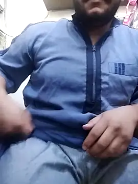 Snapshot of Fouzi1234bhm chatting on 10-24-25, 01:29 Fouzi1234bhm online show from 10-24-25, 01:29