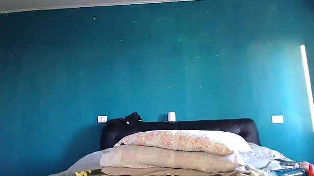 Karendolly  8 online show from 04-06-26, 05:14