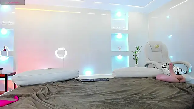 Snapshot of martina_mayers chatting on 02-24-25, 11:09 martina mayers online show from 02-24-25, 11:09