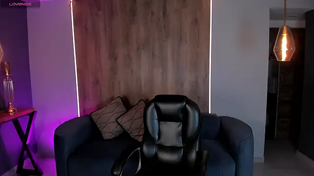 AlessiaCorleone  online show from 02-20-25, 10:04