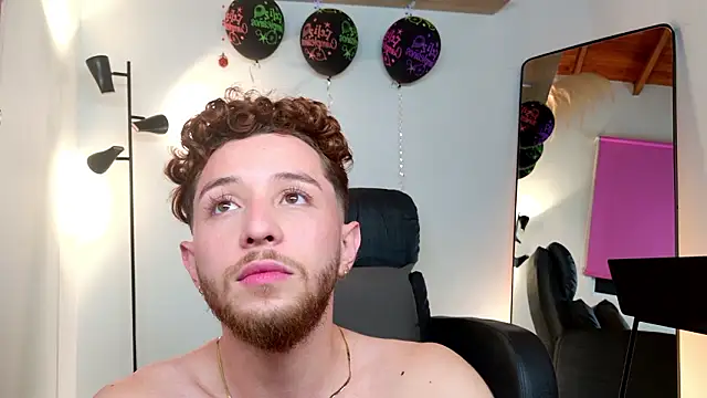 Snapshot of Juan_Castano chatting on 03-05-26, 03:35 Juan Castano online show from 03-05-26, 03:35