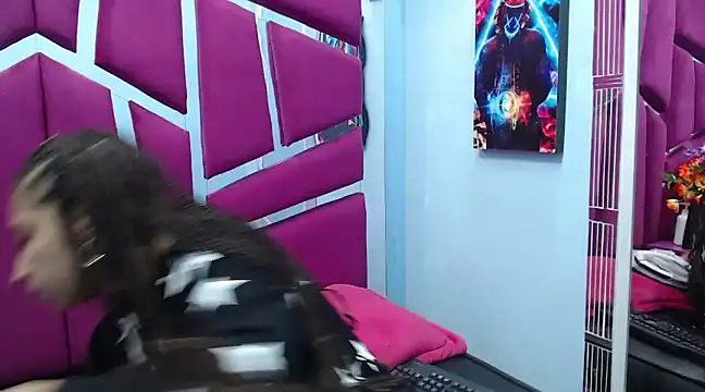 Snapshot of TeennNaugthy18 chatting on 12-29-24, 03:00 TeennNaugthy18 online show from 12-29-24, 03:00