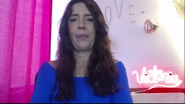 Victoria meester online show from 03-06-25, 02:08