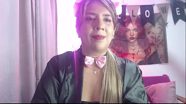 Victoria meester online show from 10-29-25, 03:03