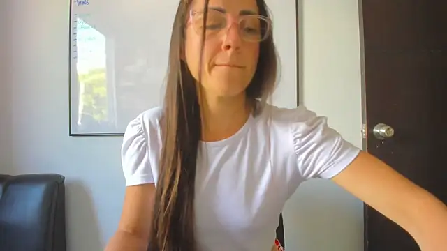 Snapshot of squirttati33 chatting on 10-24-25, 02:24 squirttati33 online show from 10-24-25, 02:24