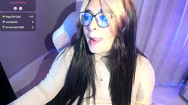 chloe bonnet online show from 12-14-24, 12:11