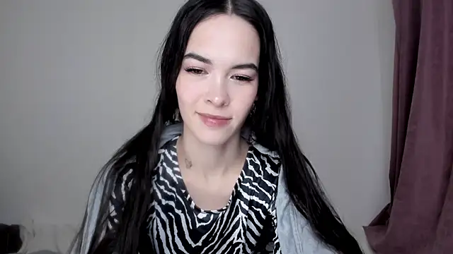 Snapshot of 666kisses chatting on 12-20-25, 01:23 666kisses online show from 12-20-25, 01:23