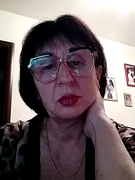 Snapshot of AlbinaXPretty chatting on 12-04-24, 07:01 AlbinaXPretty online show from 12-04-24, 07:01