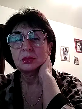 Snapshot of AlbinaXPretty chatting on 12-08-24, 08:47 AlbinaXPretty online show from 12-08-24, 08:47