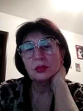 Snapshot of AlbinaXPretty chatting on 12-14-24, 03:58 AlbinaXPretty online show from 12-14-24, 03:58