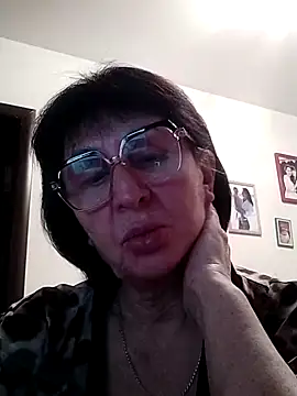 Snapshot of AlbinaXPretty chatting on 12-14-24, 07:14 AlbinaXPretty online show from 12-14-24, 07:14