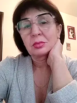 Snapshot of AlbinaXPretty chatting on 12-15-24, 09:45 AlbinaXPretty online show from 12-15-24, 09:45
