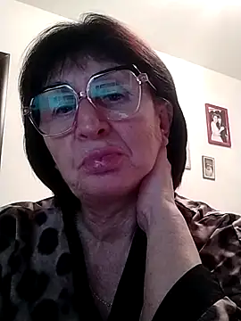 Snapshot of AlbinaXPretty chatting on 12-15-24, 02:27 AlbinaXPretty online show from 12-15-24, 02:27