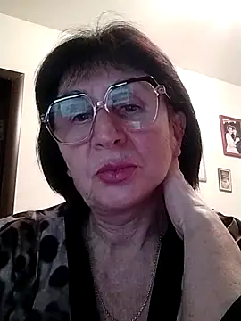 Snapshot of AlbinaXPretty chatting on 12-15-24, 08:58 AlbinaXPretty online show from 12-15-24, 08:58